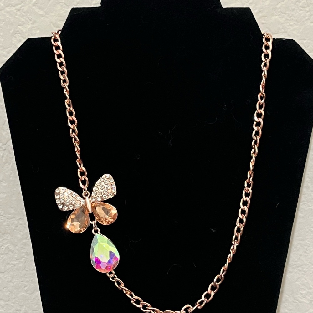 Paparazzi Necklace ~ Fluttering Finesse - Rose Gold Colored Chain - Picture 2 of 3